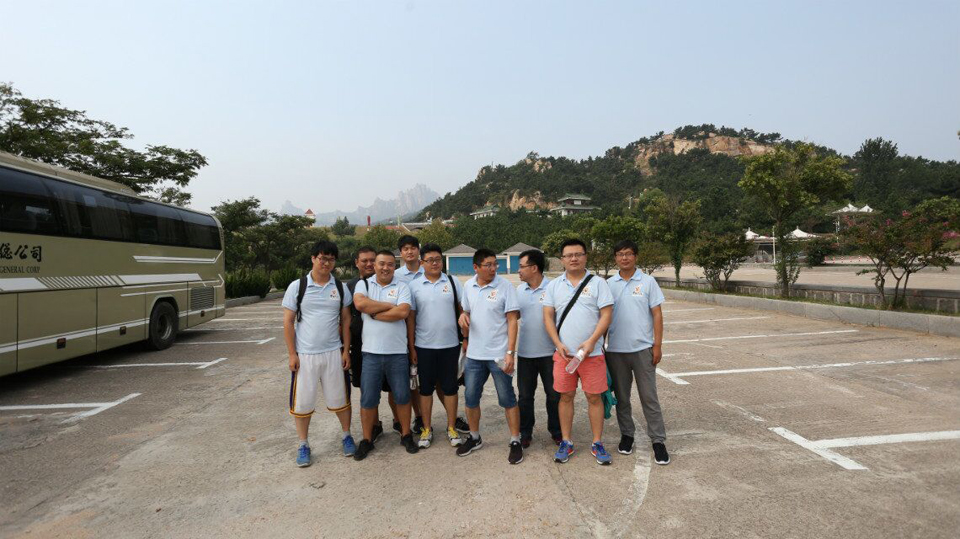 一會登山(shān)，男生隊可(kě)不能(néng)落後1.jpg